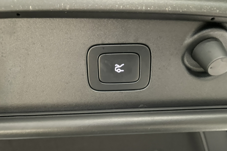 乐道L90 2025款 Max 六座版车身外观6009