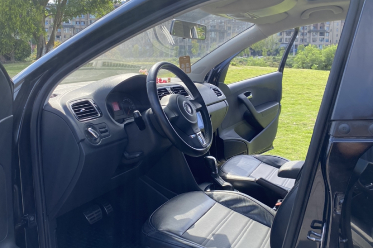 大众 Polo 2011款 1.6L 自动致酷版局部细节13