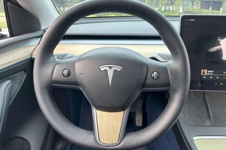 特斯拉 Model Y 2022款 后轮驱动版中控内饰7007