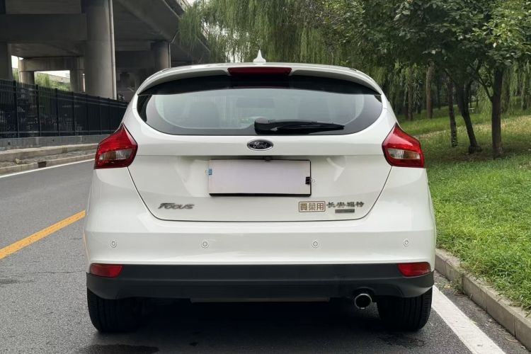 福特 福克斯 2018款 两厢经典 EcoBoost 180 自动精英型车身外观6004