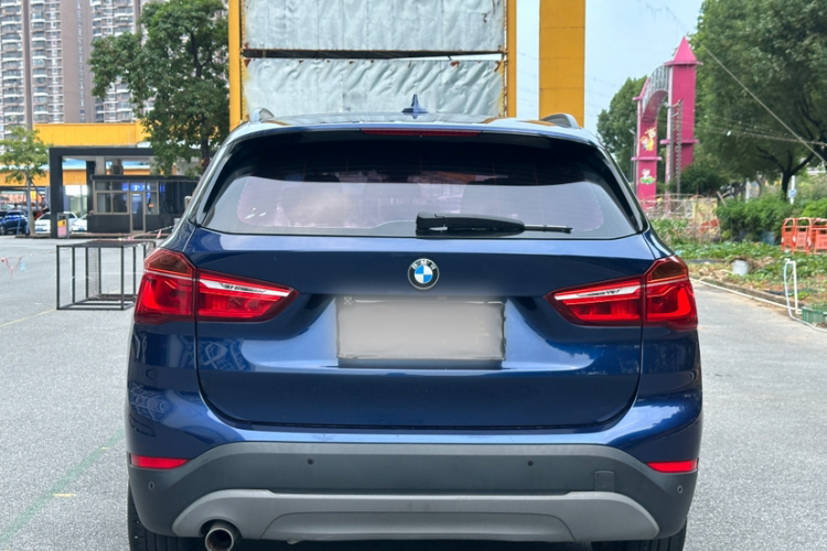 宝马X1 2019款 sDrive18Li 时尚型车身外观6005