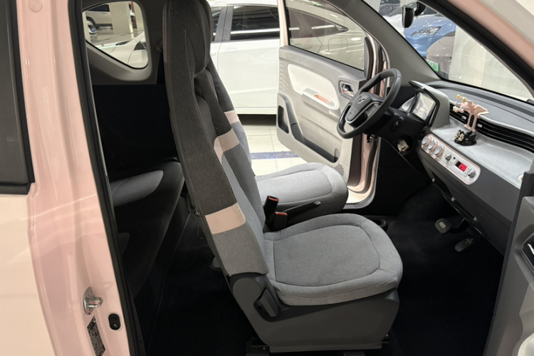 五菱汽车 宏光MINIEV 2021款 马卡龙时尚款 磷酸铁锂局部细节41