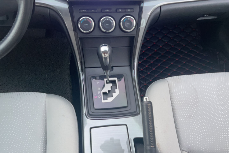 马自达 睿翼 2012款 2.0L 自动精英版局部细节18