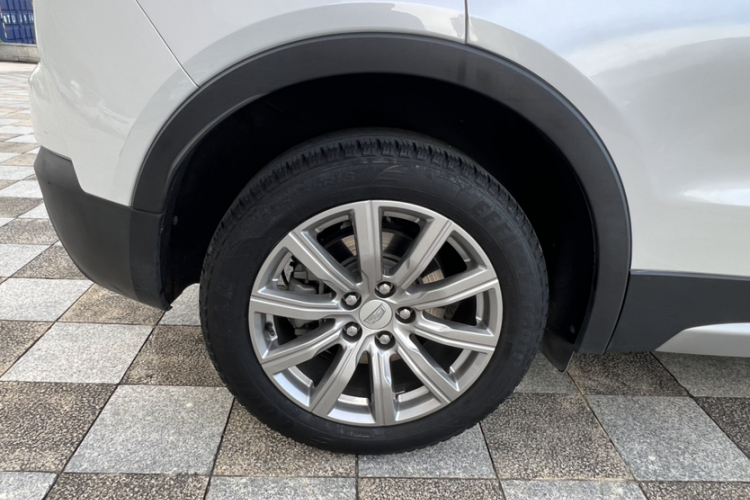 凯迪拉克XT4 2018款 28T 两驱豪华型车身外观6002