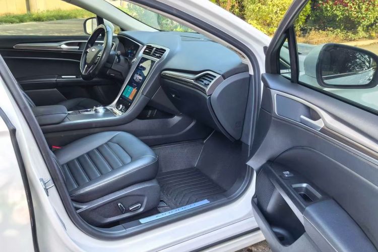 福特 蒙迪欧 2020款 EcoBoost 200 时尚型局部细节41