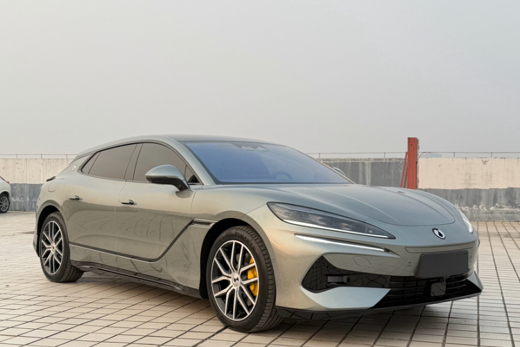 腾势Z9GT 2024款 1100四驱Max版车身外观6010