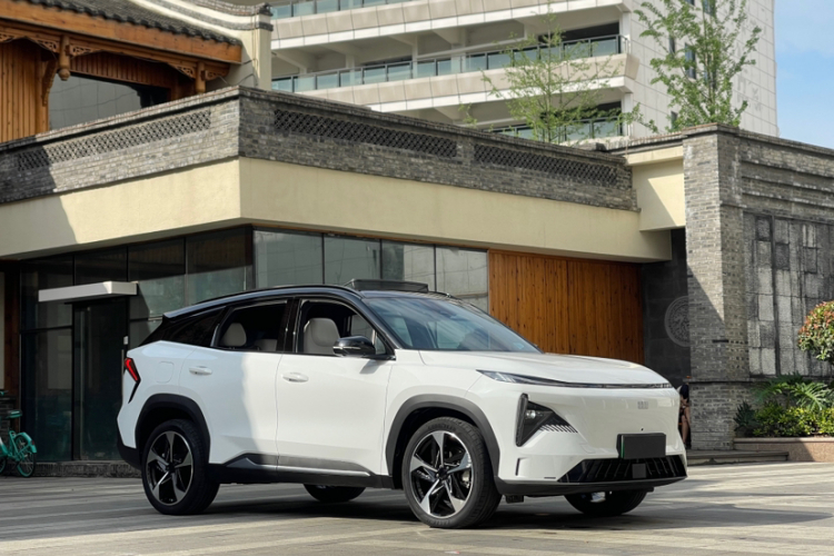 吉利银河 银河L7 2023款 1.5T 115km 星舰车身外观6008