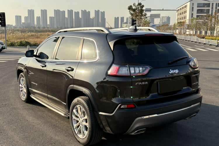 Jeep 自由光 2019款 2.0T 两驱智享版 国V车身外观6001