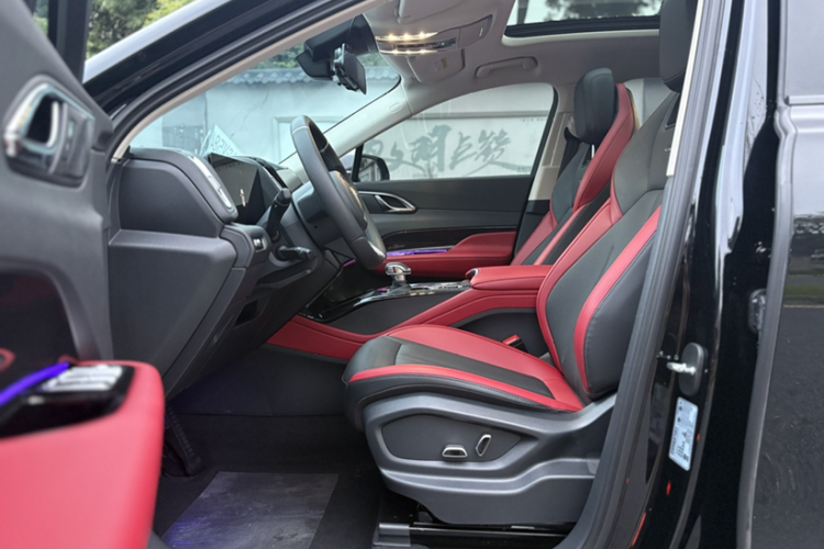 红旗HS3 2023款 1.5T 两驱善为版中控内饰7002