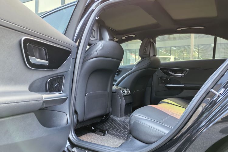 奔驰C级 2023款 C 260 L中控内饰7003