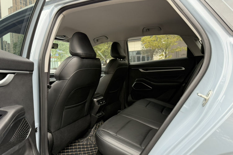 吉利汽车 帝豪 2023款 第4代冠军版 1.5L CVT豪华型车身外观6006