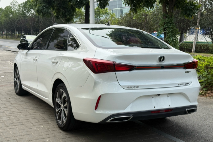 长安 逸动 2021款 PLUS 蓝鲸NE 1.4T GDI DCT旗舰型车身外观6003