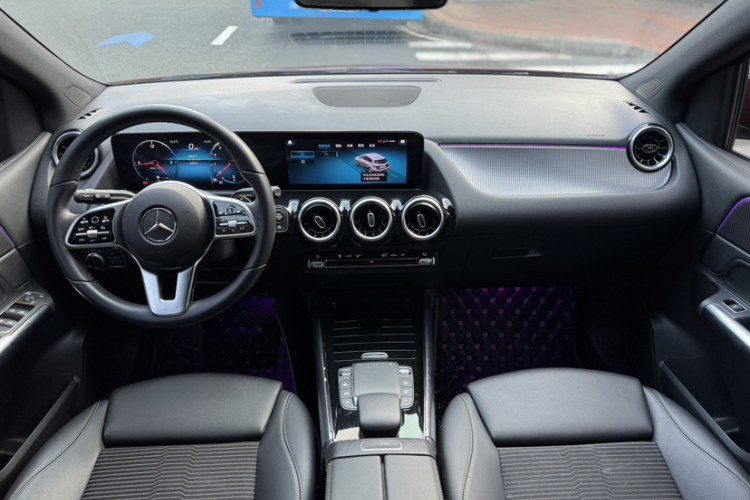 奔驰B级 2020款 B 180中控内饰7003