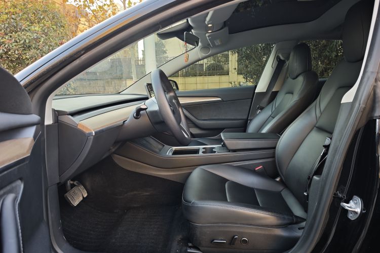 特斯拉 Model 3 2022款 后轮驱动版中控内饰7001