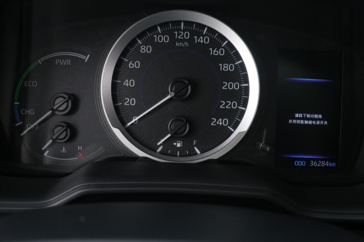 丰田 卡罗拉 2021款 双擎 1.8L E-CVT精英版中控内饰15