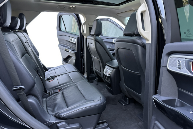 福特 探险者 2020款 EcoBoost 285 四驱钛金版 7座中控内饰7007