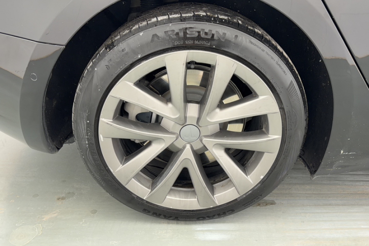 特斯拉 Model 3 2022款 后轮驱动版车身外观6005