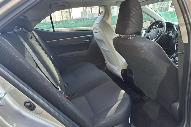 丰田 卡罗拉双擎E+ 2020款 1.8L E-CVT舒适版中控内饰7008