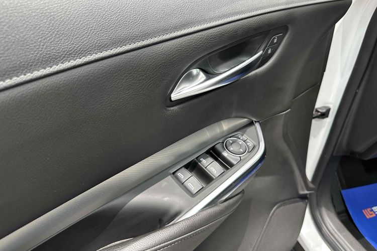 凯迪拉克XT4 2018款 28T 两驱领先型中控内饰7006