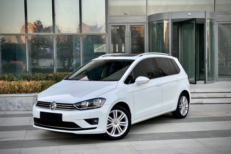 大众 高尔夫·嘉旅 2016款 230TSI 自动豪华型车身外观1