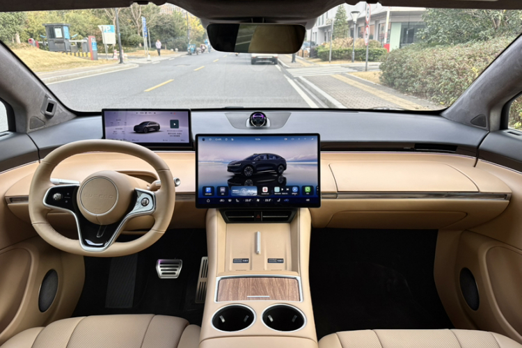 鸿蒙智行 智界R7 2025款 增程 331km Ultra中控内饰7004