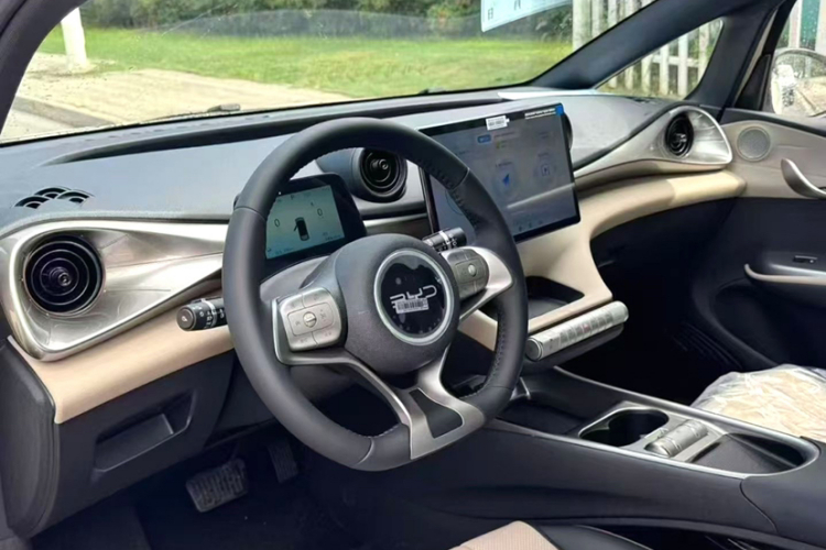 比亚迪 海豚 2025款 智驾版 420km 自由版中控内饰7001