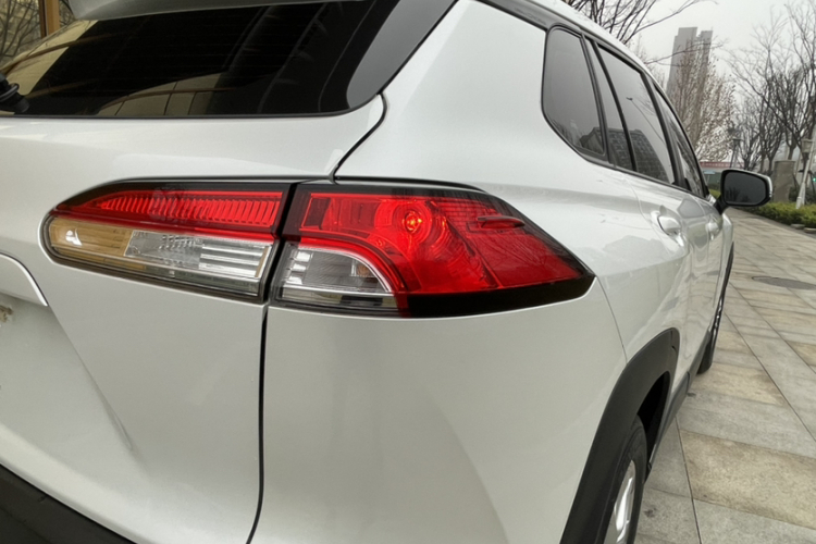 丰田 卡罗拉锐放 2022款 2.0L 先锋版车身外观6007