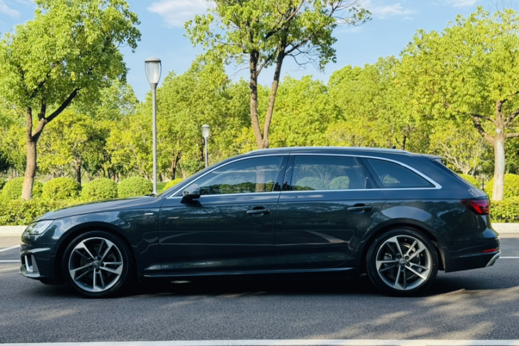奥迪A4(进口) 2020款 Avant 先锋派 40 TFSI 时尚动感型车身外观6010