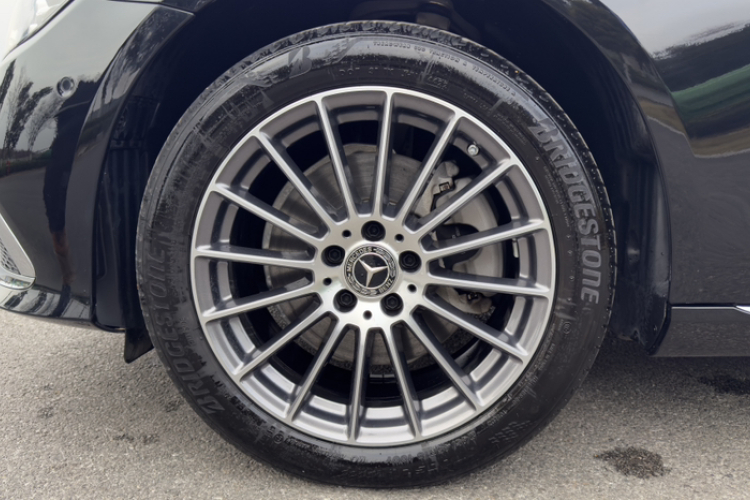 奔驰E级 2023款 E 260 L车身外观6008