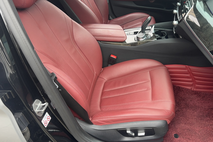 宝马5系 2020款 530Li 领先型 M运动套装局部细节41