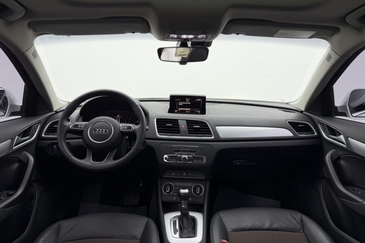 奥迪Q3 2018款 30周年年型 30 TFSI 时尚型中控内饰7005