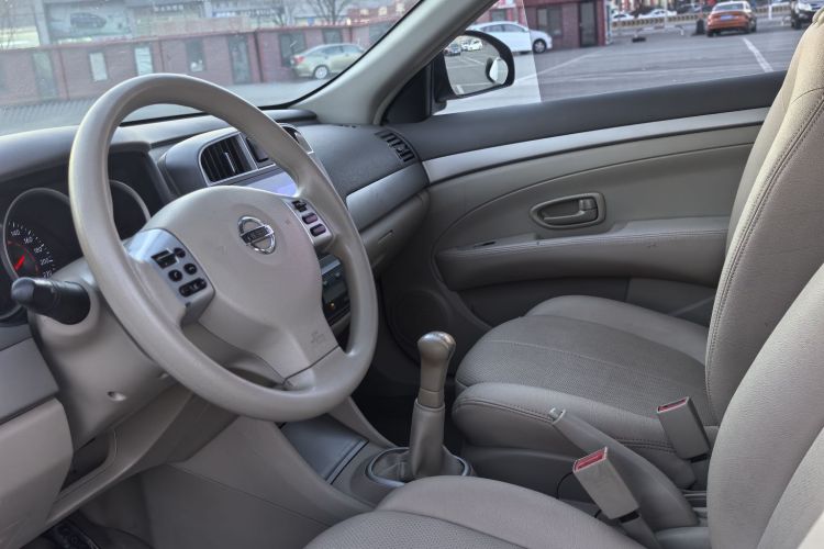 日产 轩逸 2016款 经典 1.6XE 手动领先版车身外观6008