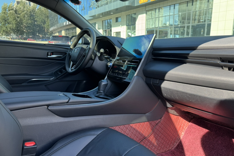 丰田 亚洲龙 2022款 双擎 2.5L 豪华版中控内饰7010