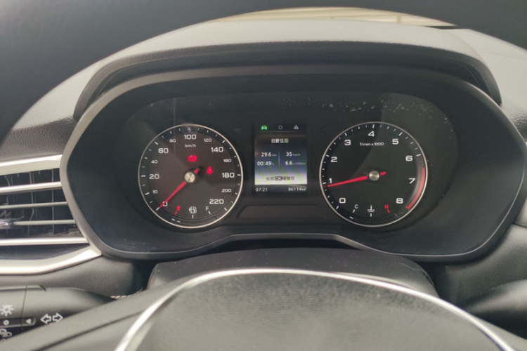 荣威i5 2020款 1.5L 手动4G互联领豪旗舰版中控内饰15