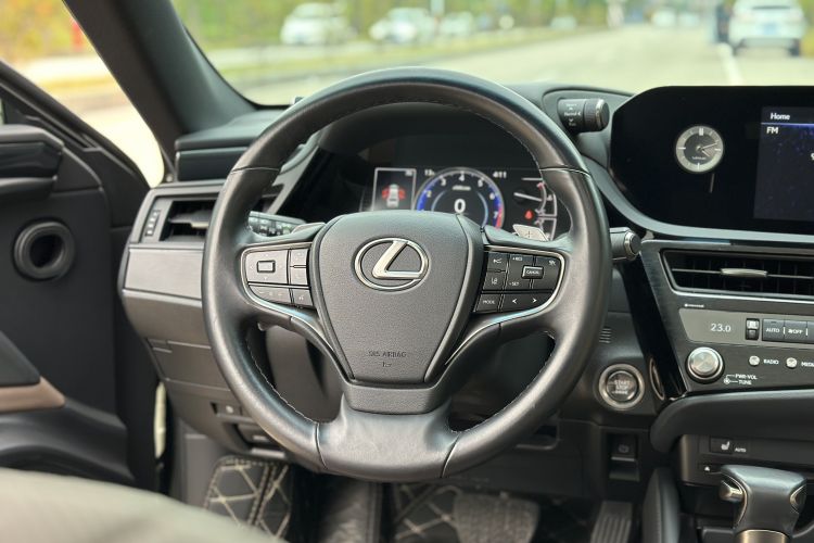 雷克萨斯ES 2021款 200 卓越版局部细节13