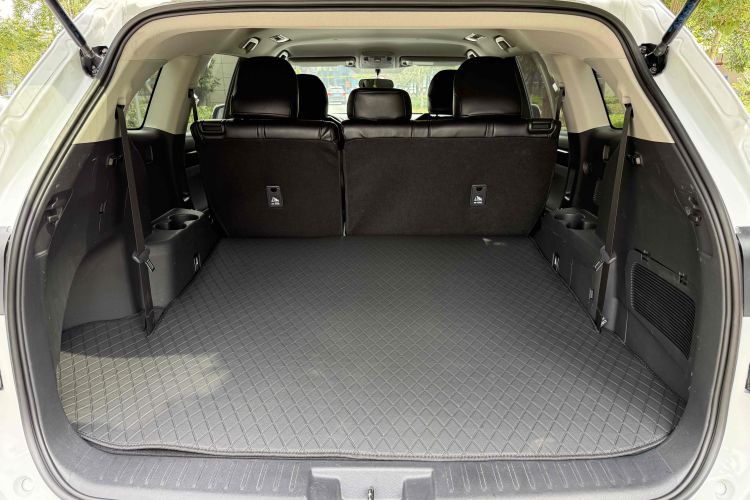 丰田 汉兰达 2022款 双擎 2.5L 四驱精英版 7座中控内饰7006