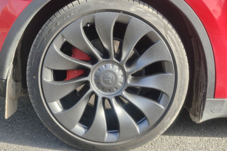 特斯拉 Model Y 2022款 Performance高性能全轮驱动版中控内饰7012