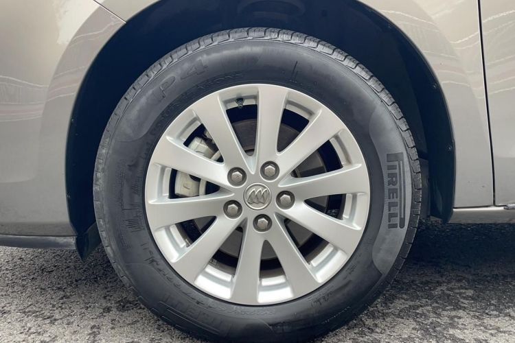 别克GL8 2017款 25S 舒适型 国V车身外观6005