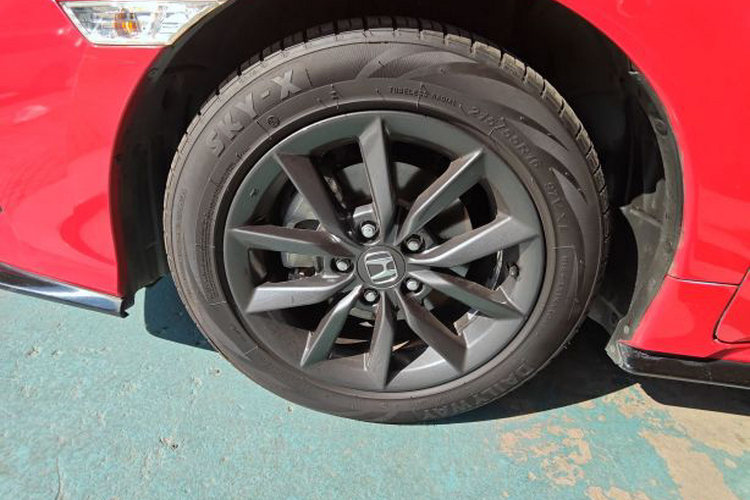 本田 思域 2021款 HATCHBACK 220TURBO CVT新锐控车身外观6006