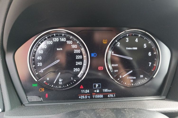 宝马2系旅行车 2018款 218i 尊享型运动套装中控内饰15