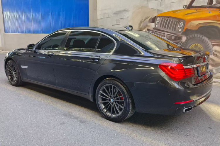 宝马7系 2014款 730Li 臻享型车身外观6006