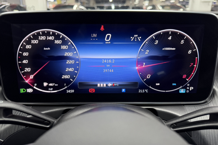 奔驰C级 2023款 C 200 L 运动版中控内饰15