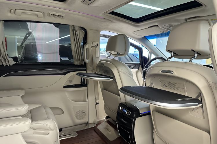 别克GL8 2020款 Avenir艾维亚 六座贤礼版中控内饰7003