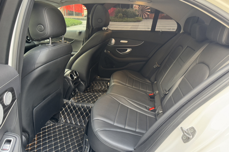 奔驰C级 2021款 C 200 L 时尚型运动版中控内饰7001