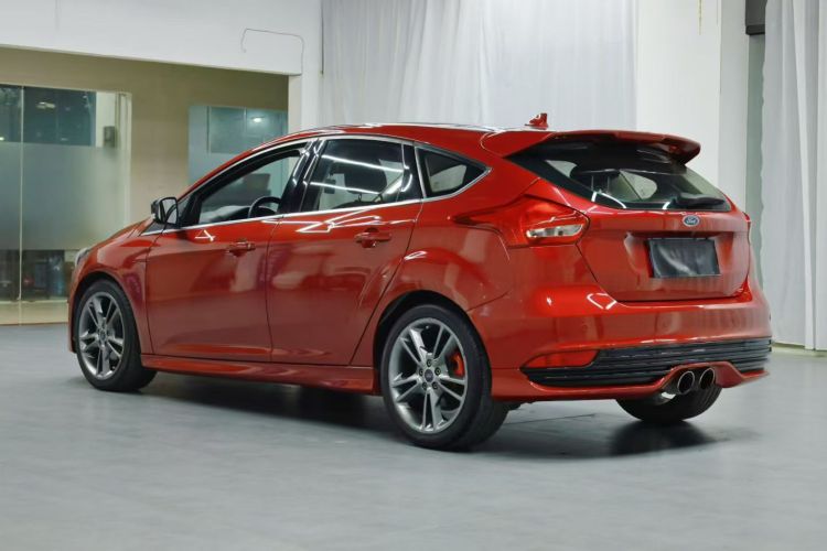 福特 福克斯 2017款 两厢 EcoBoost 180 自动精英型车身外观6004