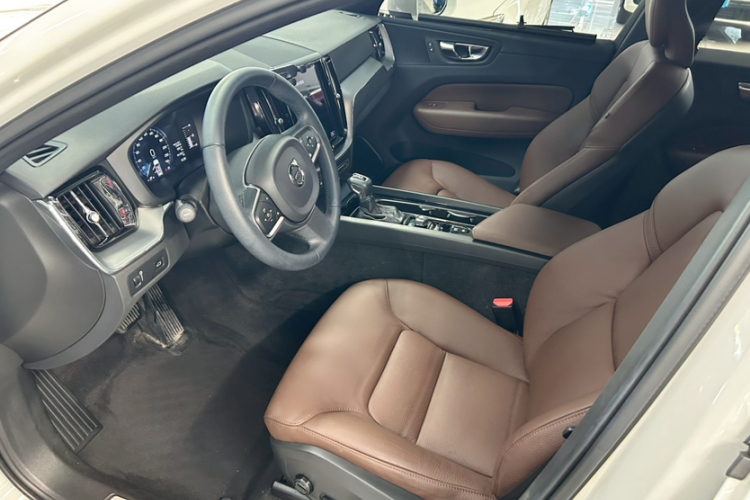 沃尔沃XC60 2021款 T5 四驱智逸豪华版中控内饰7007