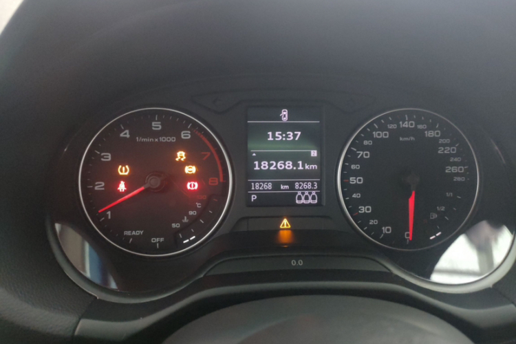 奥迪Q2L 2022款 35 TFSI 进取动感型中控内饰15