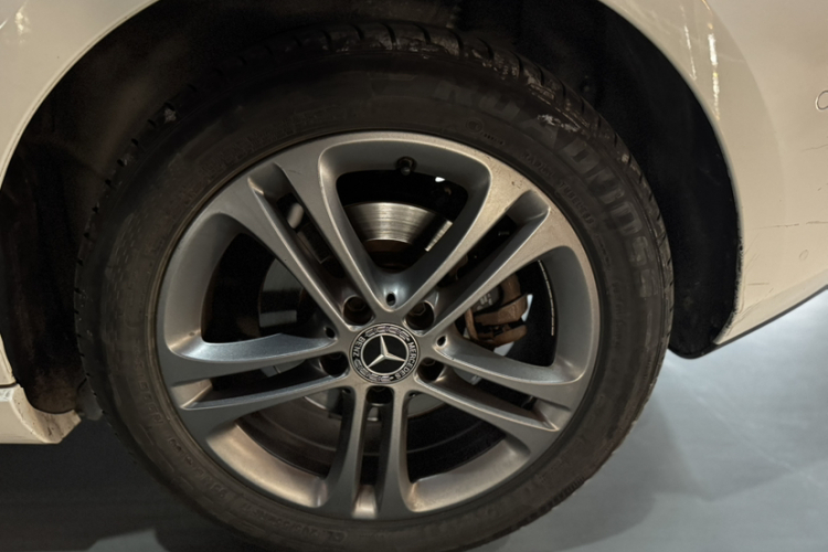 奔驰B级 2020款 B 200 动感型中控内饰7006