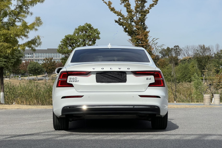 沃尔沃S60 2024款 B4 智逸豪华版车身外观6005