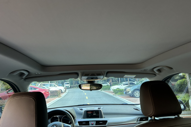 宝马X1 2019款 sDrive18Li 尊享型中控内饰7005